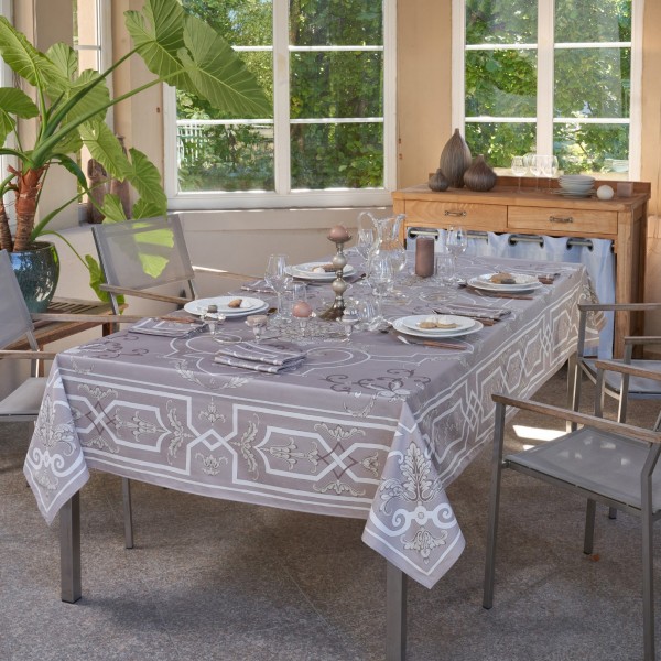 trianon-tablecloth (2)